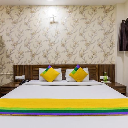 فندق Treebo Trip Namaste إندور المظهر الخارجي الصورة