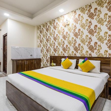 فندق Treebo Trip Namaste إندور المظهر الخارجي الصورة